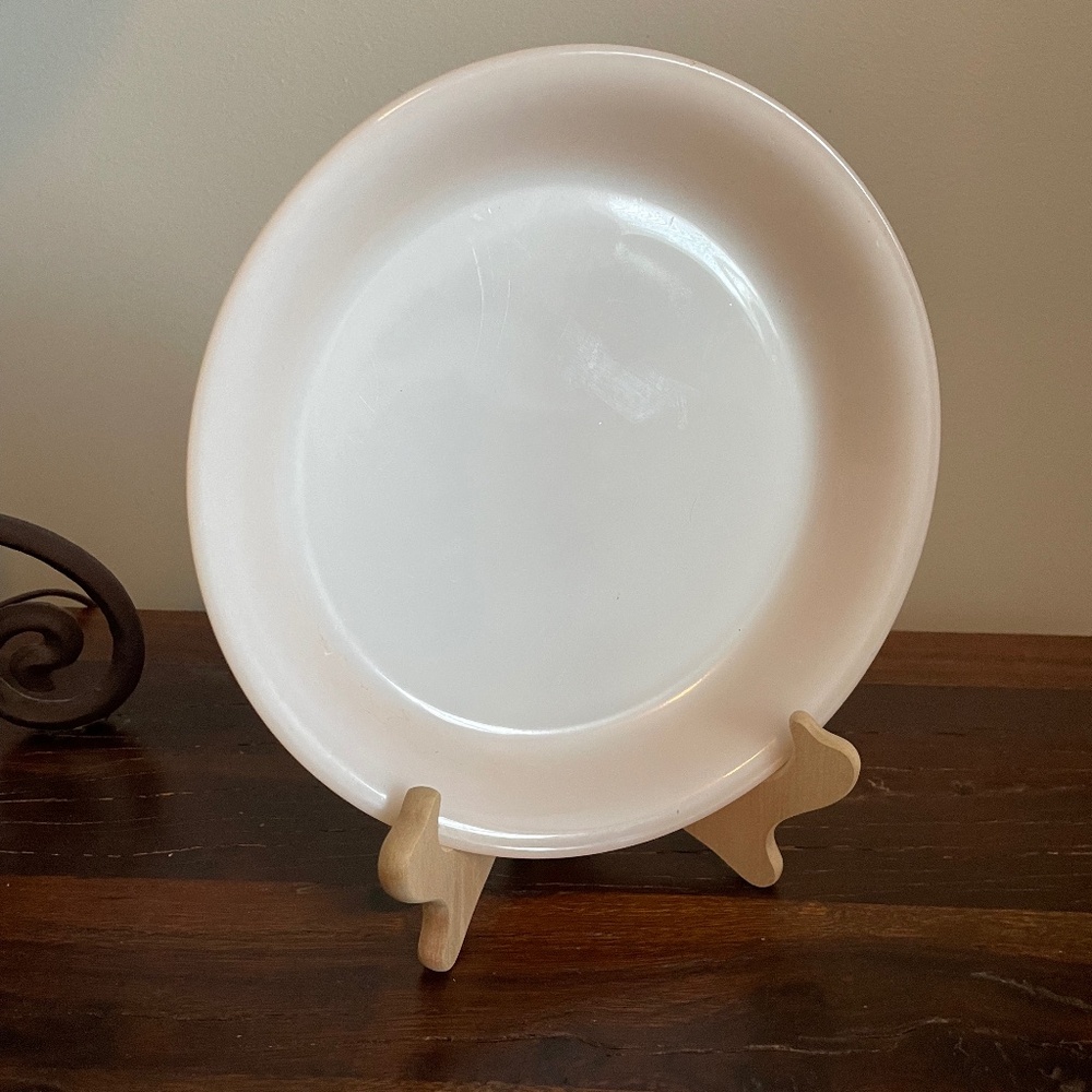 VINTAGE Pie Plate FIRE KING 9" ROUND PEACH LUSTRE MILK GLASS USA White